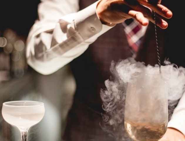 Bước chân vào thế giới cocktail: Khám phá khóa học đào tạo Bartender đa dạng