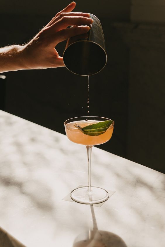 Tạo dấu ấn với những ly cocktail độc đáo: Khóa học đào tạo Bartender tốt nhất - ảnh số 1
