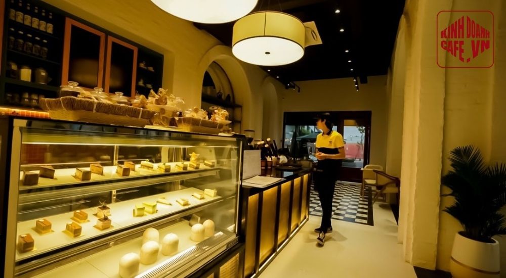 Thời gian đào tạo nhân viên quán cafe được chia làm 2 giai đoạn