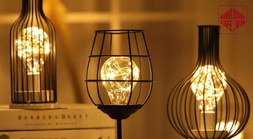 Đèn bàn tạo không khí ấm áp