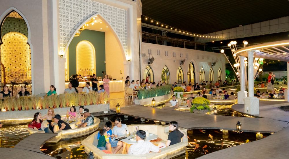 Decor sang trọng và tinh tế tại King Koi Coffee