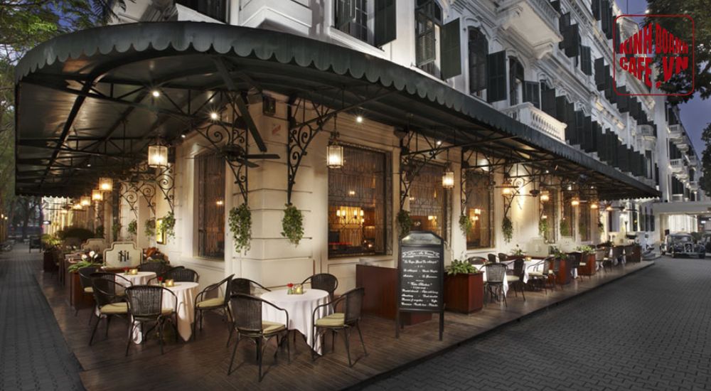 Cafe góc phố phong cách cổ điển sang trọng