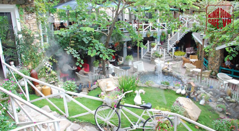 Country House Cafe – Sân vườn mang hơi thở làng quê châu Âu