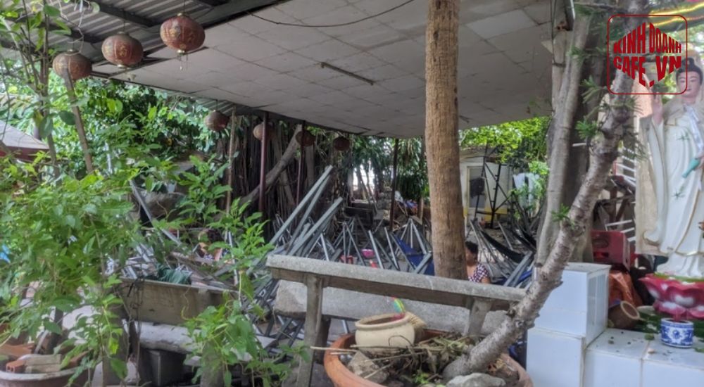 Không gian hài hòa và yên bình tại quán cà phê võng Tượng Đá