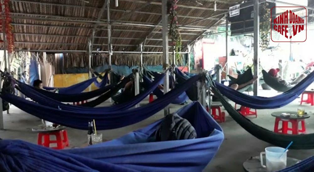 Quán võng Cây Trứng Cá với không gian xanh và yên tĩnh