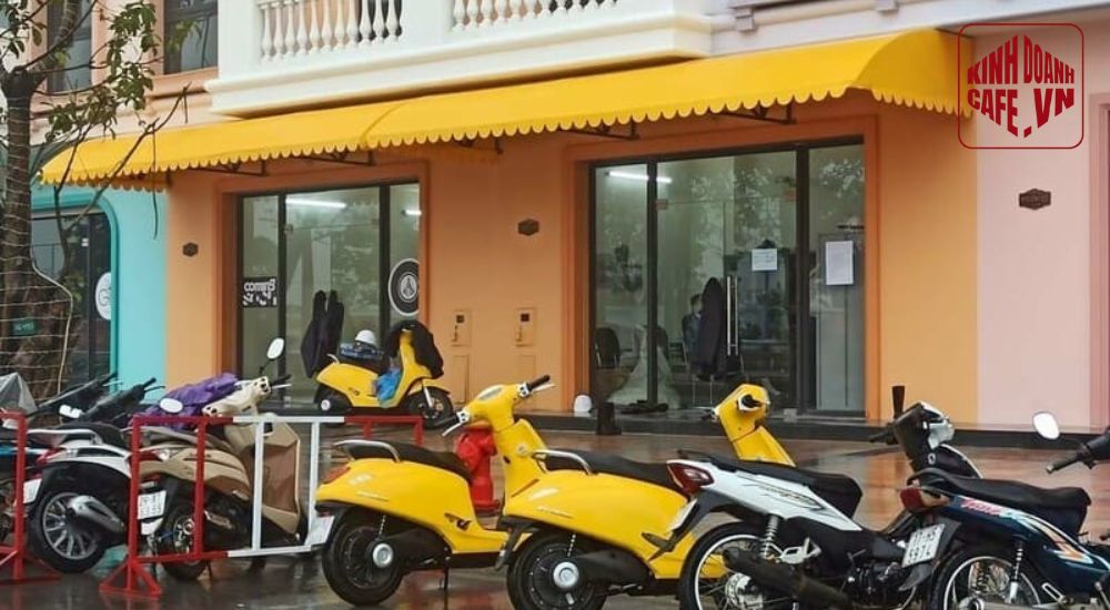 Thiết kế mái vòm quán cafe với tone màu nổi bật