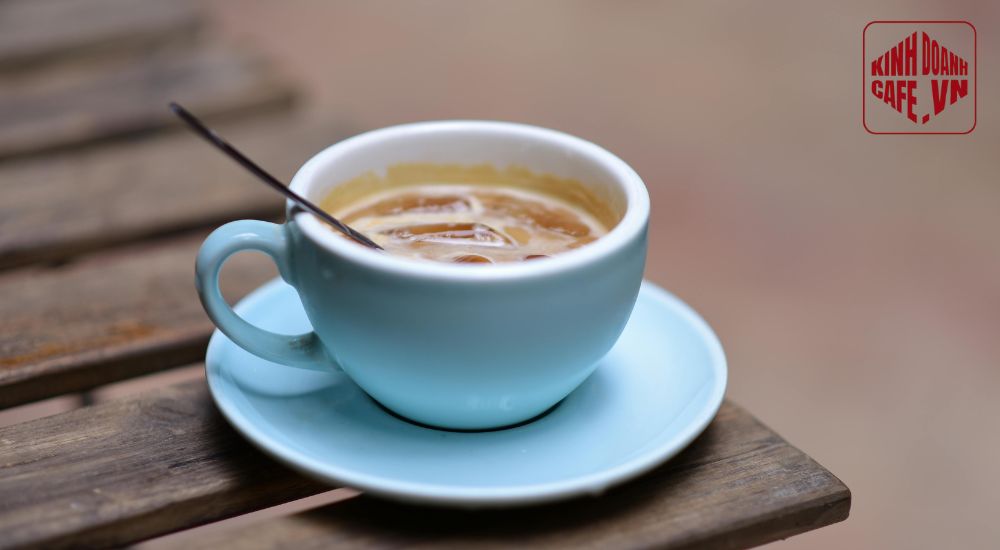 Mẫu ly cafe màu trắng tinh tế với dung tích nhỏ