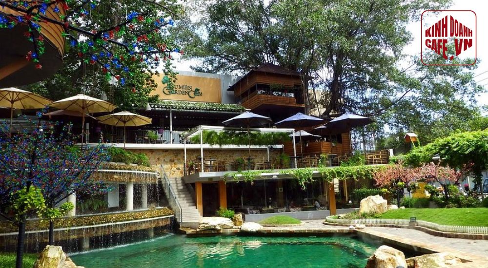Du Miên Garden Coffee có không gian sân vườn xanh mát và thư giãn tuyệt vời