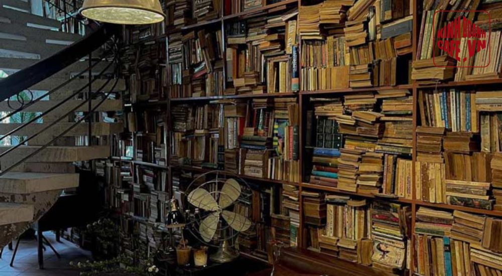 Nhâm Coffee tối giản nhưng ấm cúng với góc sống ảo ấn tượng