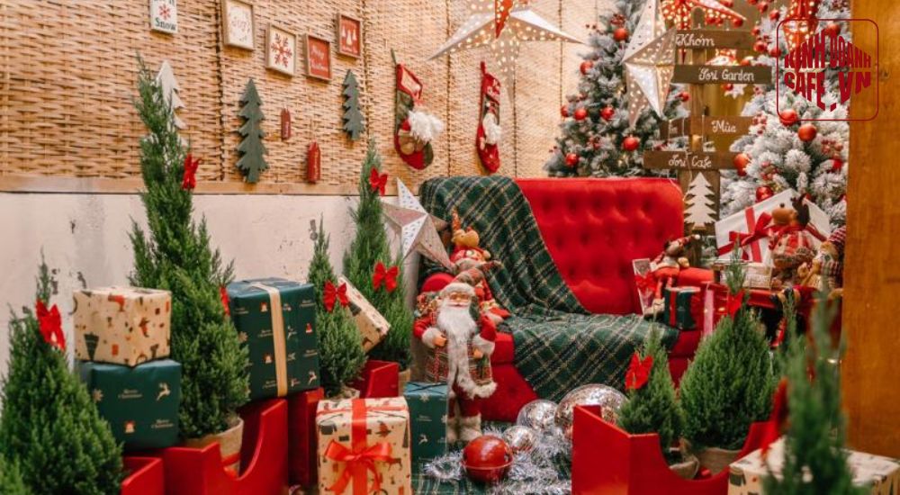 Khóm Tea and Coffee – Không gian Giáng Sinh ngọt ngào