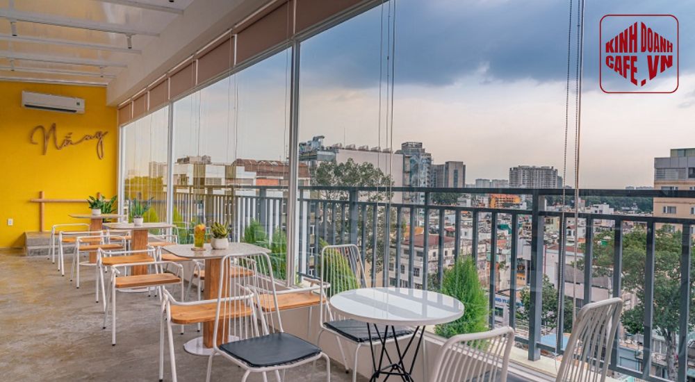 Vibe tươi sáng, view sông nước dịu dàng tại Nắng Rooftop