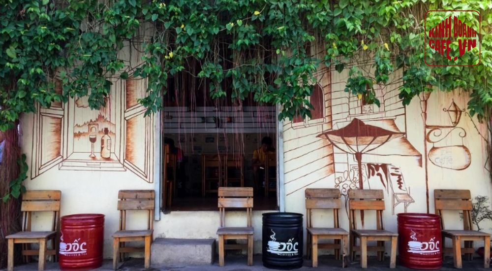 Cafe cóc phong cách đường phố mang không khí sôi động và gần gũi với khách hàng