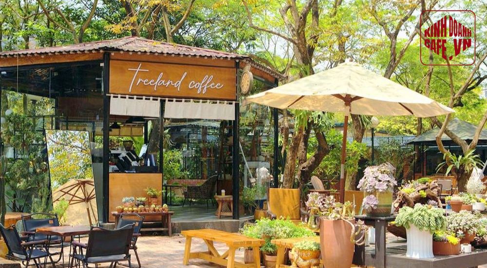 Mẫu quán cafe nhỏ đẹp kết hợp sân vườn với cách bố trí quán cafe nhỏ tinh gọn